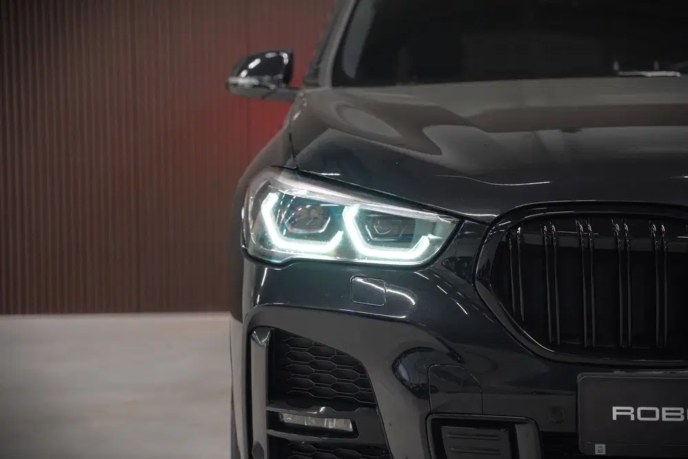 BMW X1 xDrive25e Executive M Sport uit 2020, foto 13