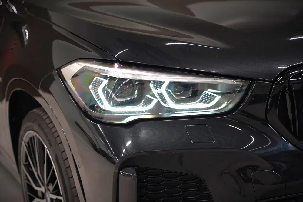 BMW X1 xDrive25e Executive M Sport uit 2020, foto 14
