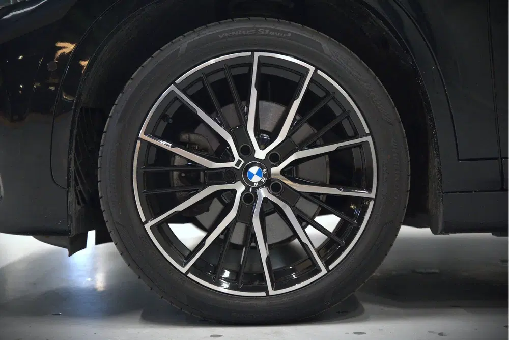 BMW X1 xDrive25e Executive M Sport uit 2020, foto 19