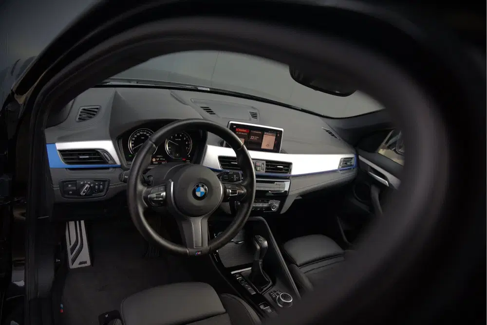 BMW X1 xDrive25e Executive M Sport uit 2020, foto 4