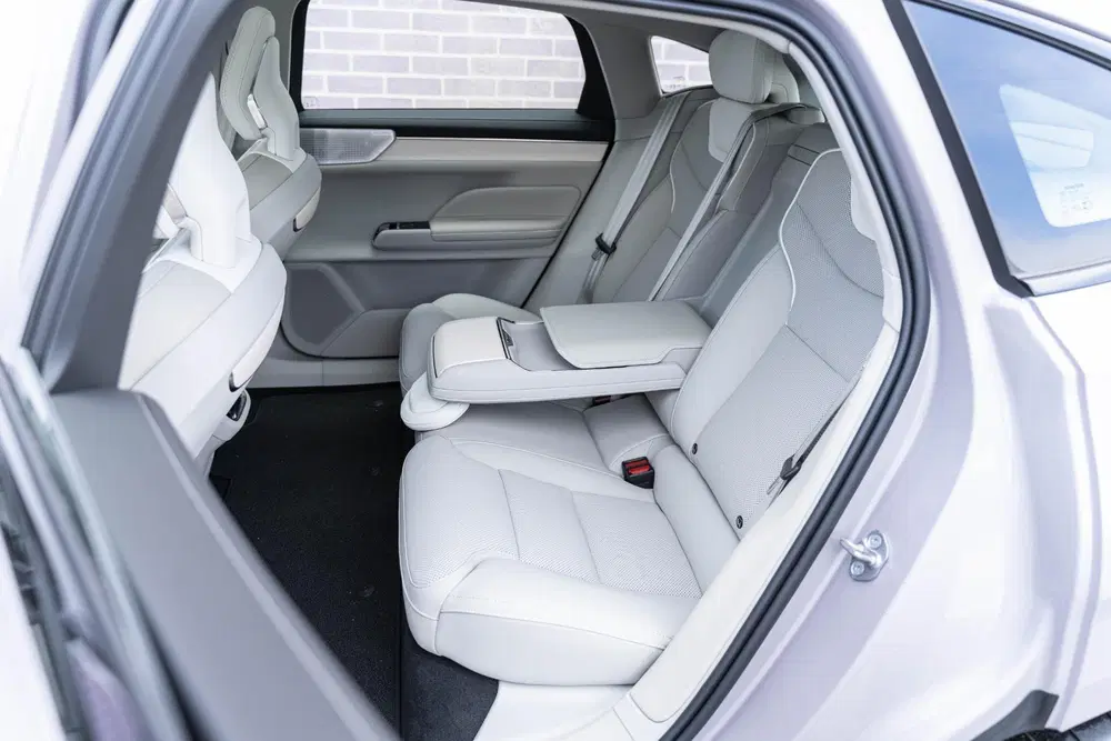 Volvo ES90 Single Motor Extended Range Ultra 92 kWh uit 2026, foto 20