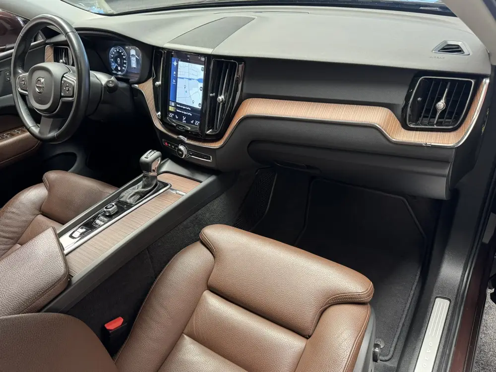 Volvo XC60 2.0 T4 MOMENTUM AUTOMAAT PANORAMADAK NAVIGATIE AD uit 2019, foto 13