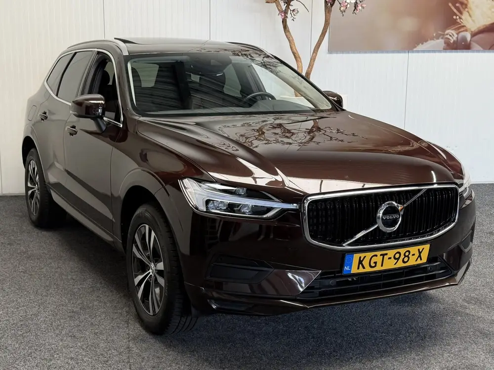 Volvo XC60 2.0 T4 MOMENTUM AUTOMAAT PANORAMADAK NAVIGATIE AD uit 2019, foto 2