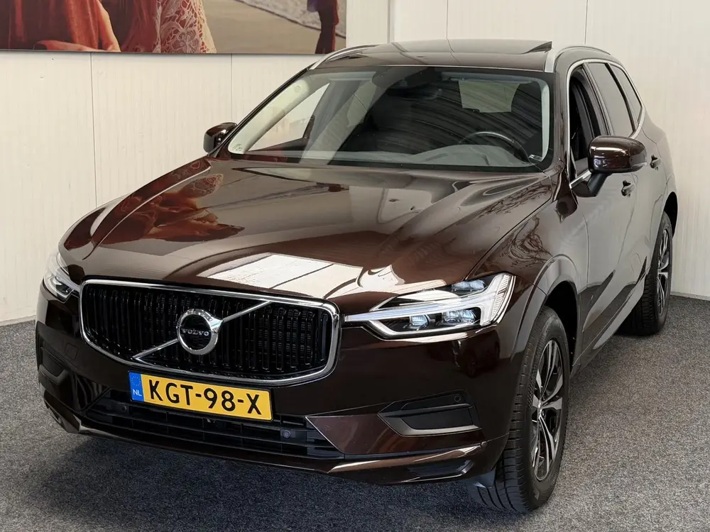 Volvo XC60 2.0 T4 MOMENTUM AUTOMAAT PANORAMADAK NAVIGATIE AD uit 2019, foto 4