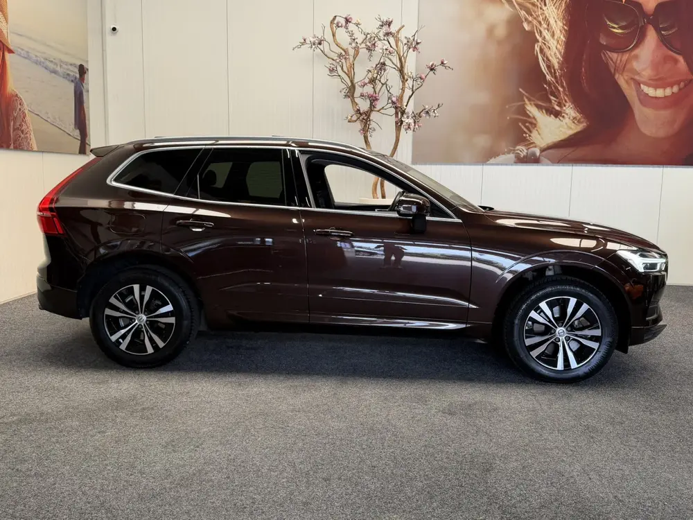 Volvo XC60 2.0 T4 MOMENTUM AUTOMAAT PANORAMADAK NAVIGATIE AD uit 2019, foto 9