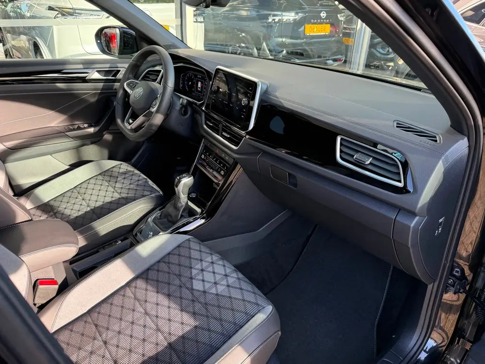 Volkswagen T-Roc 1.5 TSI R-Line Edition 150PK / LED KOPLAMPE uit 2025, foto 19