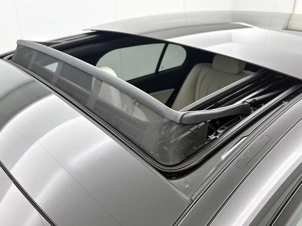 Mercedes-Benz E-Klasse 300 e AMG Nightpakket Plug-In Hybride uit 2025, foto 15