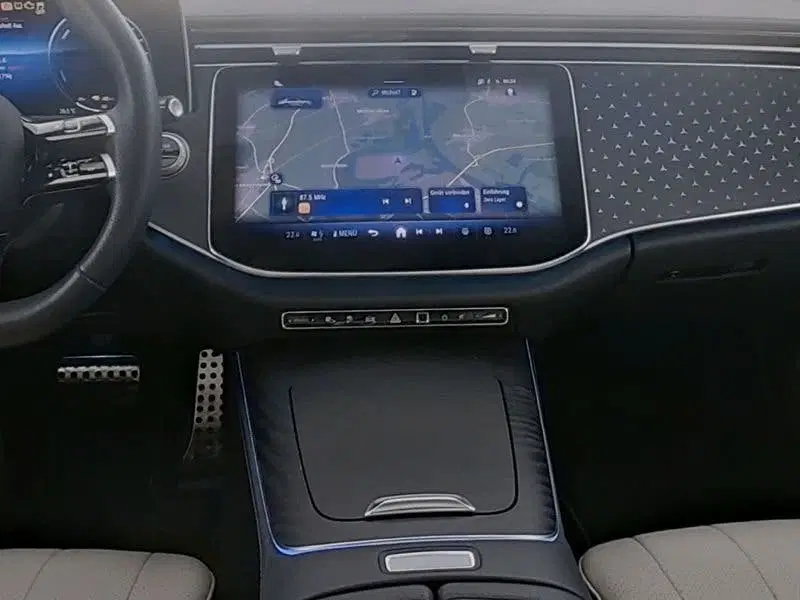 Mercedes-Benz E-Klasse 300 e AMG Nightpakket Plug-In Hybride uit 2025, foto 2