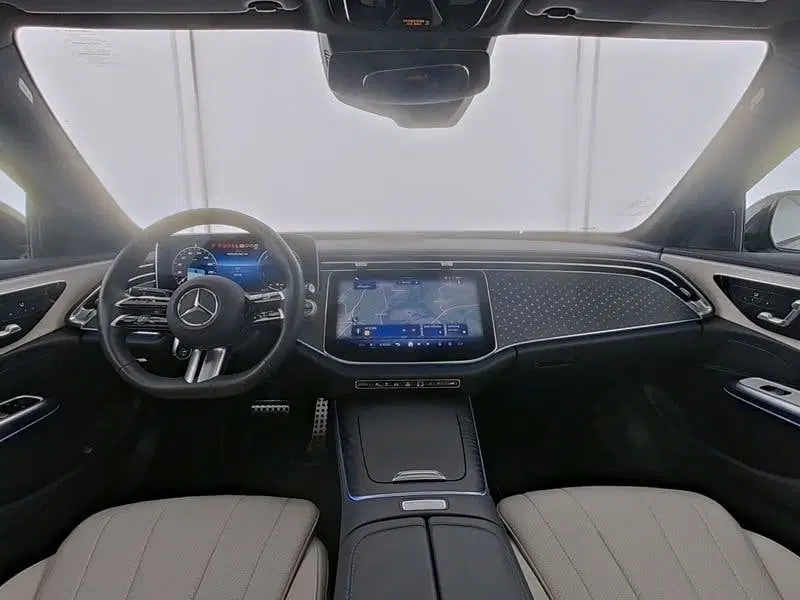 Mercedes-Benz E-Klasse 300 e AMG Nightpakket Plug-In Hybride uit 2025, foto 4