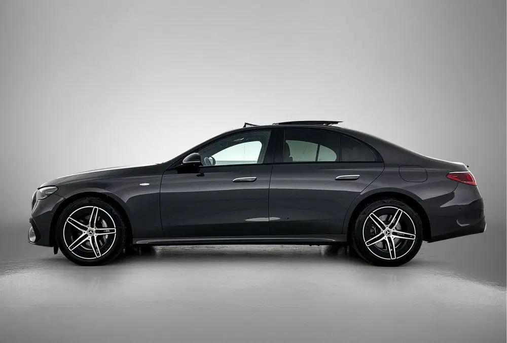 Mercedes-Benz E-Klasse 300 e AMG Nightpakket Plug-In Hybride uit 2025, foto 5