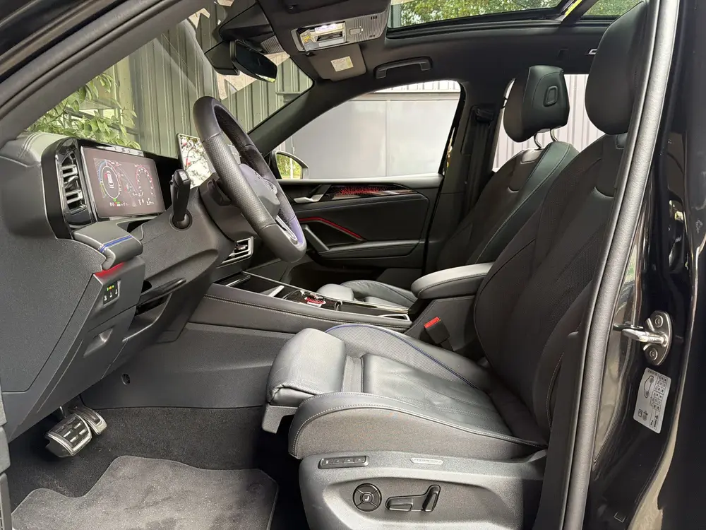 Volkswagen Tiguan 1.5 eHybrid 272PK DSG R-LINE SPORT LEDER/H uit 2025, foto 11