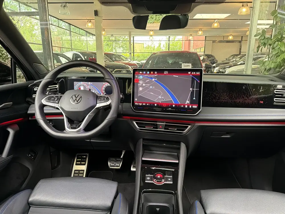 Volkswagen Tiguan 1.5 eHybrid 272PK DSG R-LINE SPORT LEDER/H uit 2025, foto 17