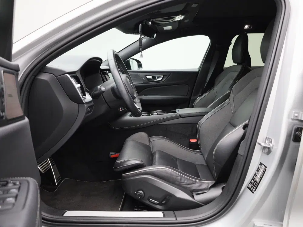 Volvo V60 2.0 T6 Recharge AWD R-Design uit 2021, foto 11