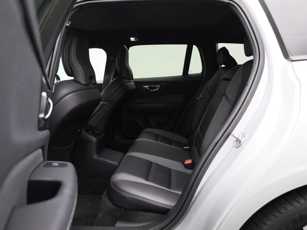 Volvo V60 2.0 T6 Recharge AWD R-Design uit 2021, foto 12