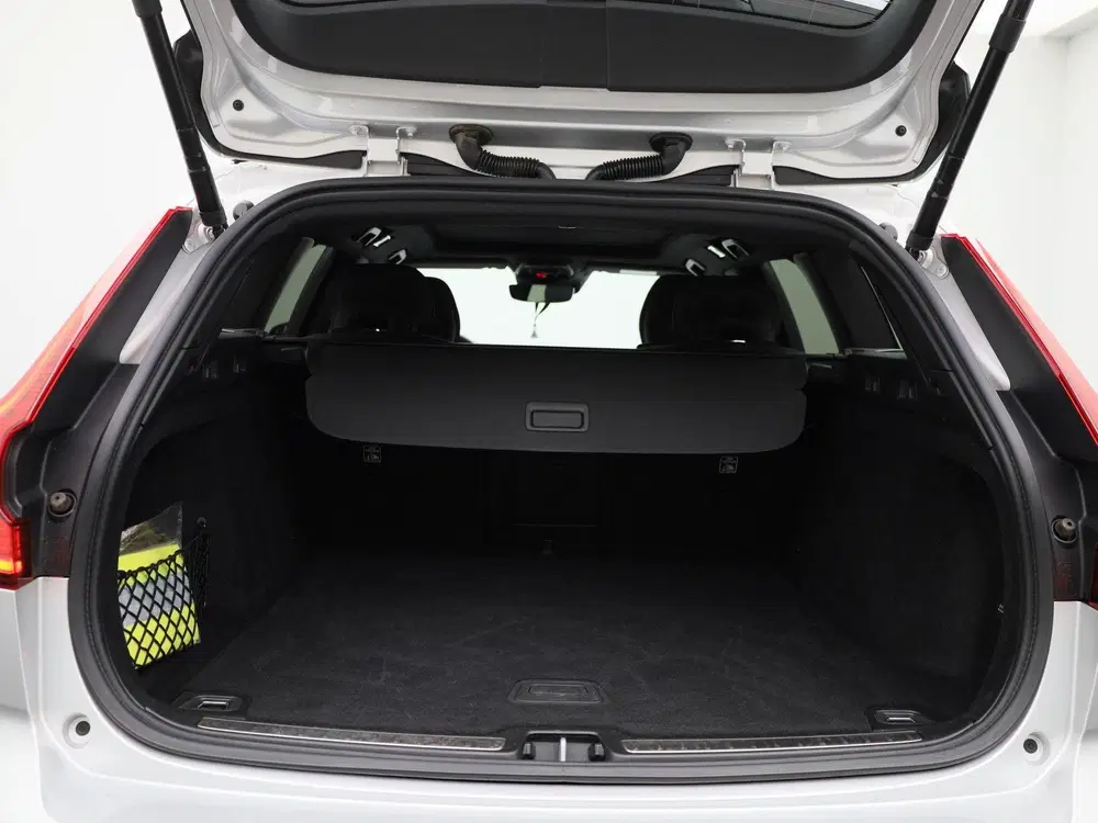 Volvo V60 2.0 T6 Recharge AWD R-Design uit 2021, foto 14