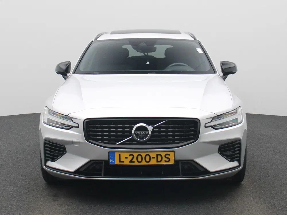 Volvo V60 2.0 T6 Recharge AWD R-Design uit 2021, foto 3