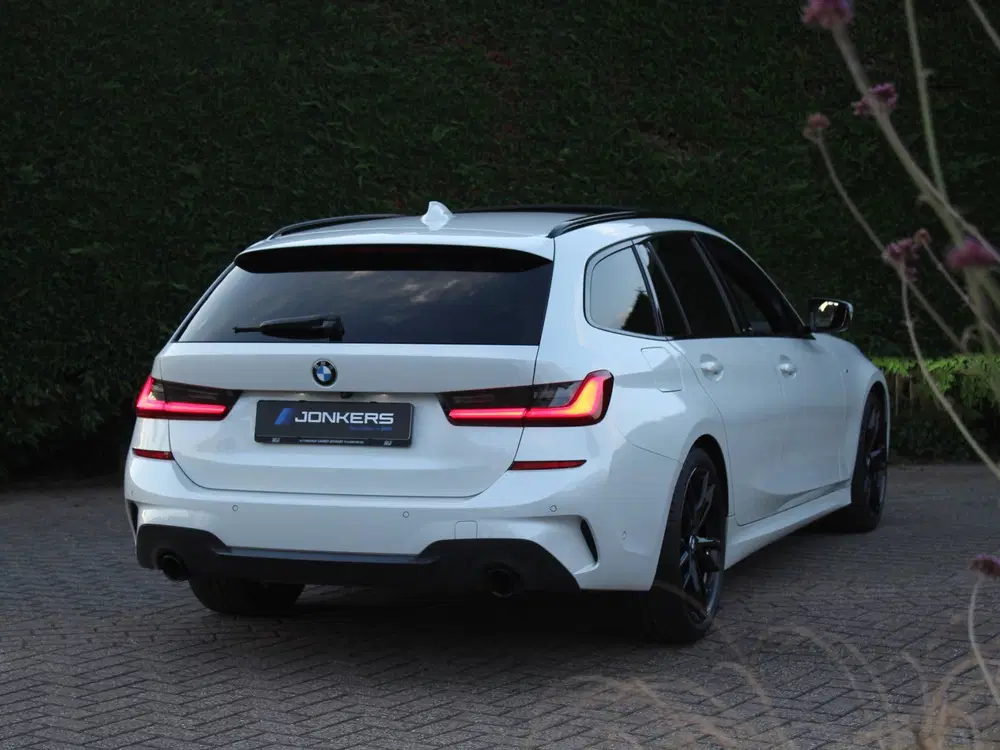 BMW 3-serie 3 Serie Touring 320i High Executive Ed. M uit 2020, foto 2