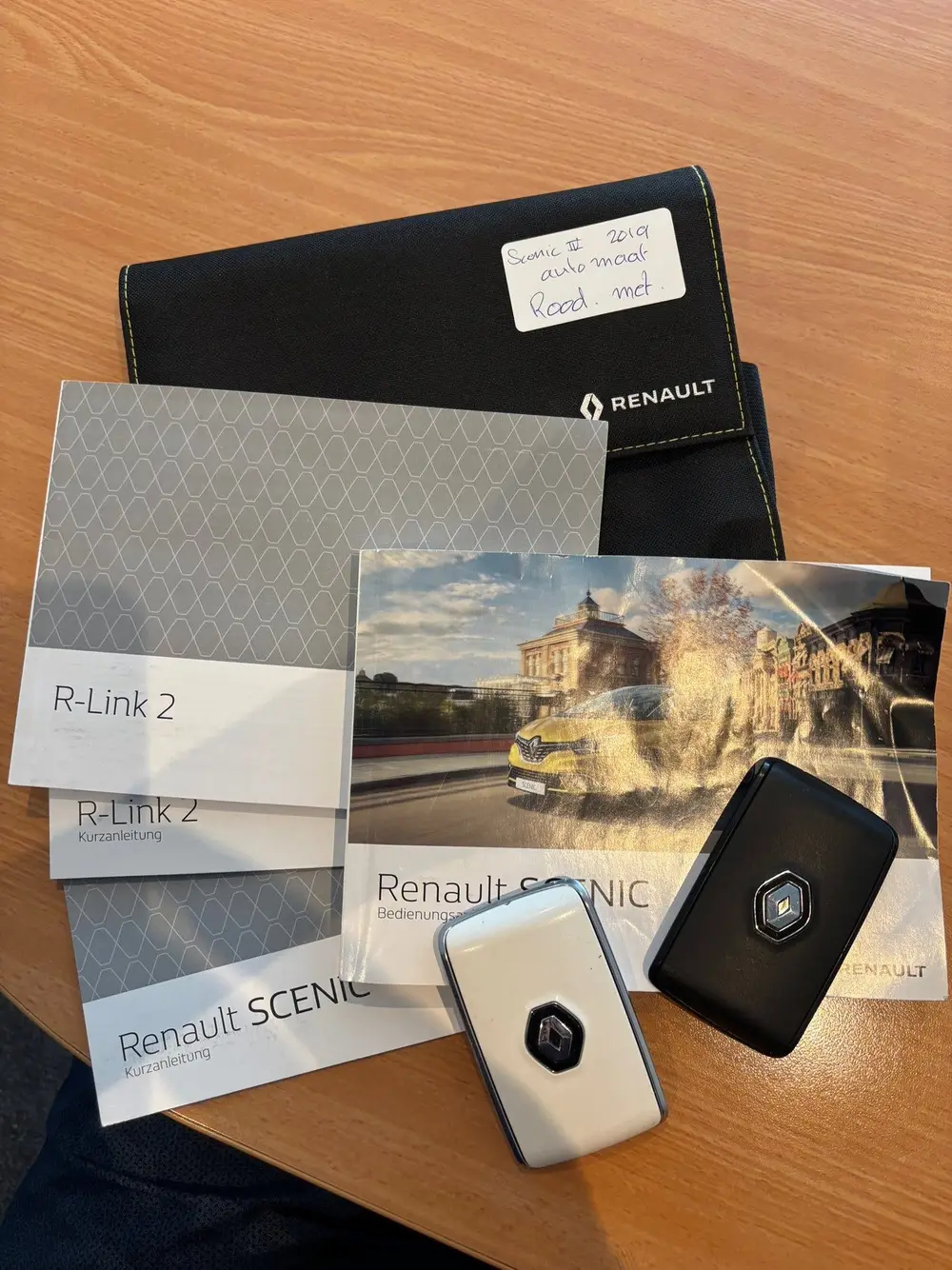 Renault Scenic Scénic 1.3 TCe LimitedAUTOMAAT uit 2019, foto 17