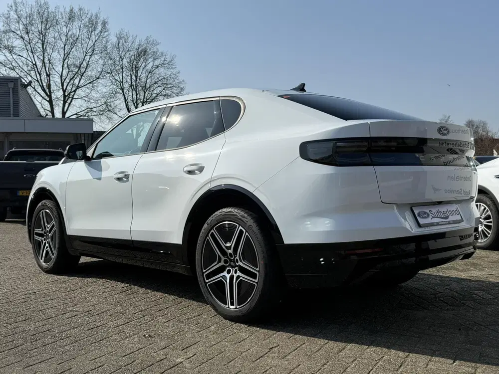 Ford Capri Premium Extended Range RWD 77 kWh uit 2026, foto 4