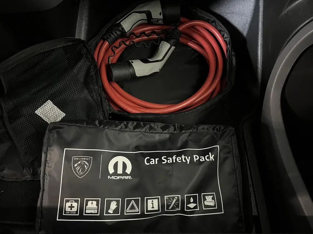 Peugeot Expert Long Premium 75 kWh 3-zits Automaat Airco uit 2023, foto 16