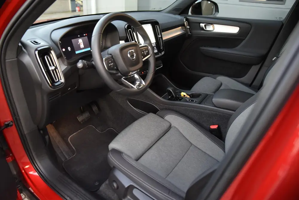 Volvo XC40 2.0 B3 Core 2 TONE uit 2023, foto 2