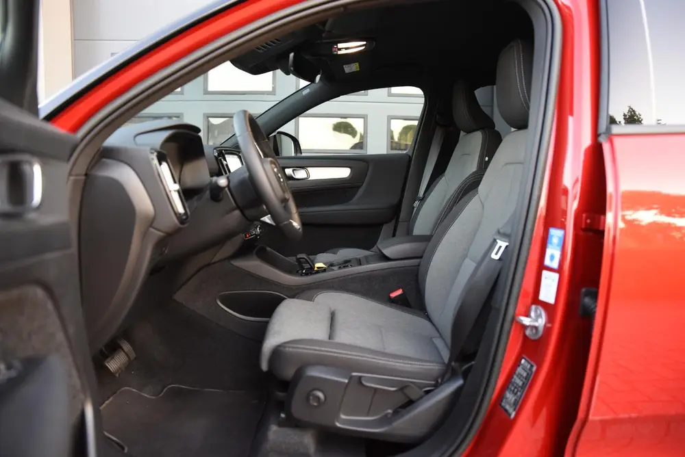 Volvo XC40 2.0 B3 Core 2 TONE uit 2023, foto 4