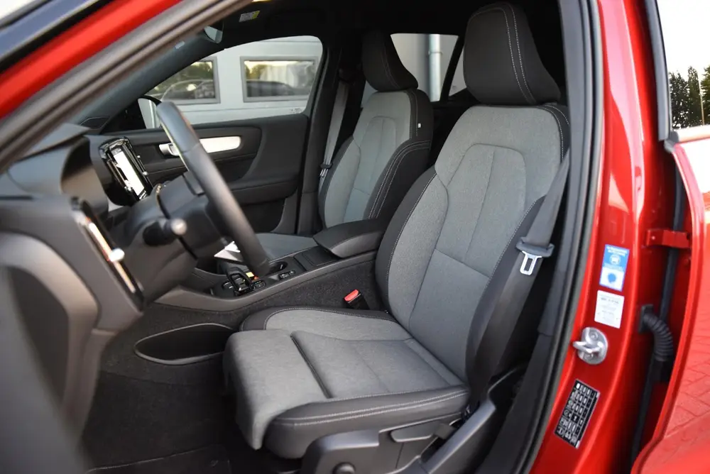 Volvo XC40 2.0 B3 Core 2 TONE uit 2023, foto 5