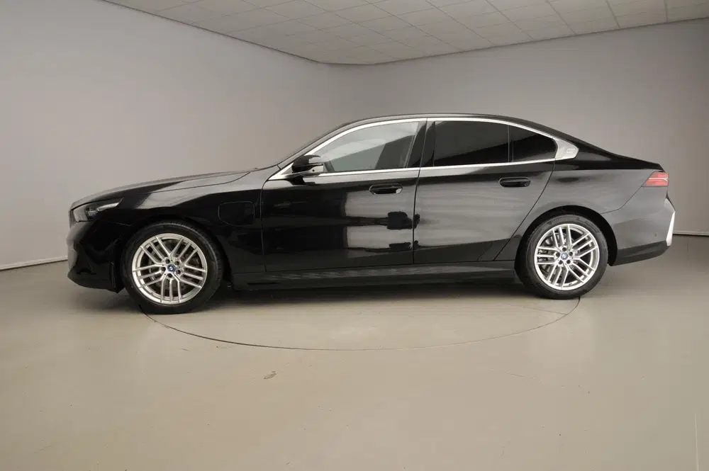 BMW 5-serie Sedan 530e uit 2026, foto 2