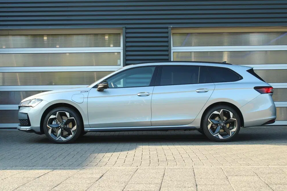 Skoda Superb 1.5 TSI 204pk PHEV Sportline Business uit 2026, foto 14