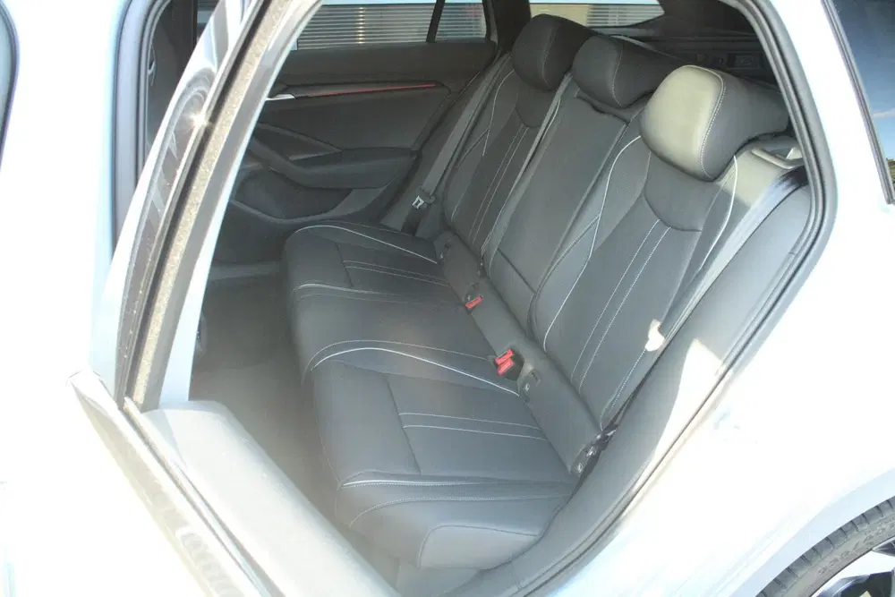 Skoda Superb 1.5 TSI 204pk PHEV Sportline Business uit 2026, foto 17