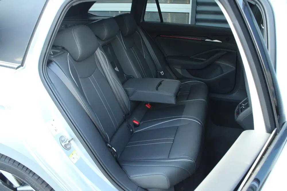 Skoda Superb 1.5 TSI 204pk PHEV Sportline Business uit 2026, foto 19