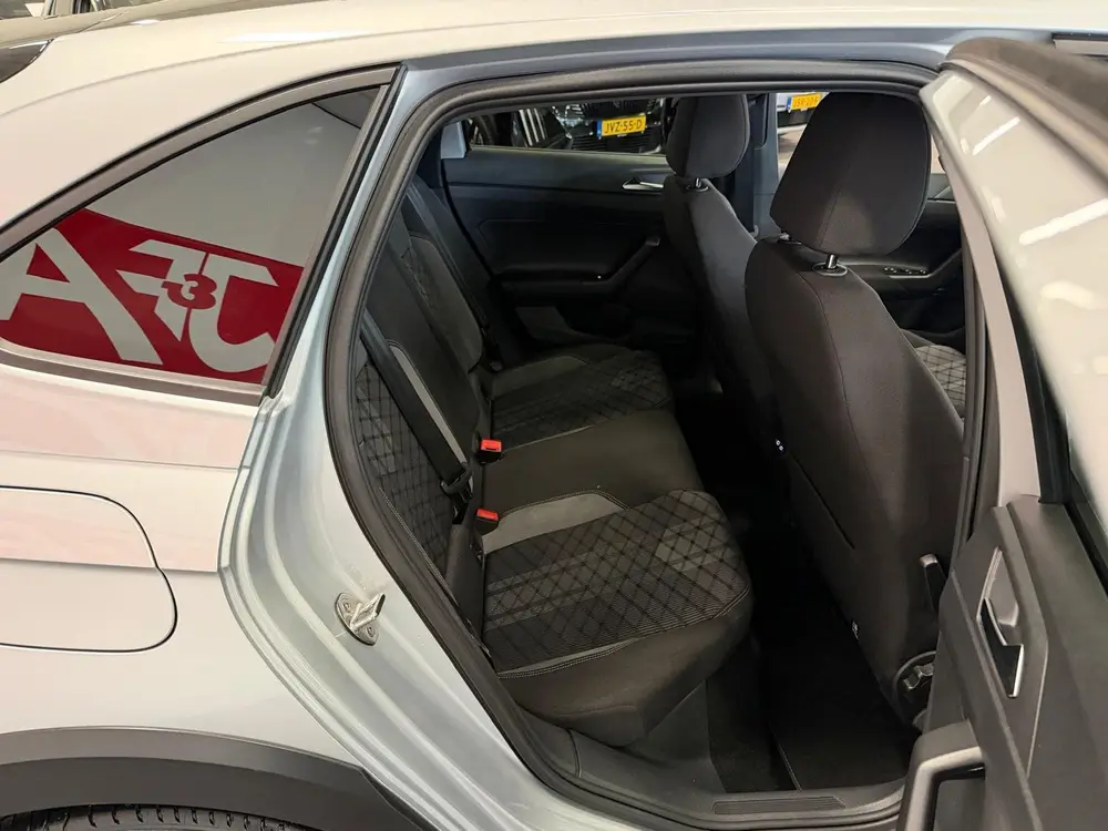 Volkswagen Taigo 1.0 TSI R-Line CAP-PLAY, CRUISE, PANORAMA uit 2024, foto 15