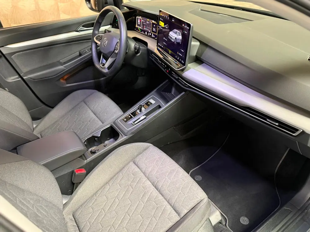 Volkswagen Golf 1.5 eHybrid Life Edition | Camera | Pano | S uit 2025, foto 10