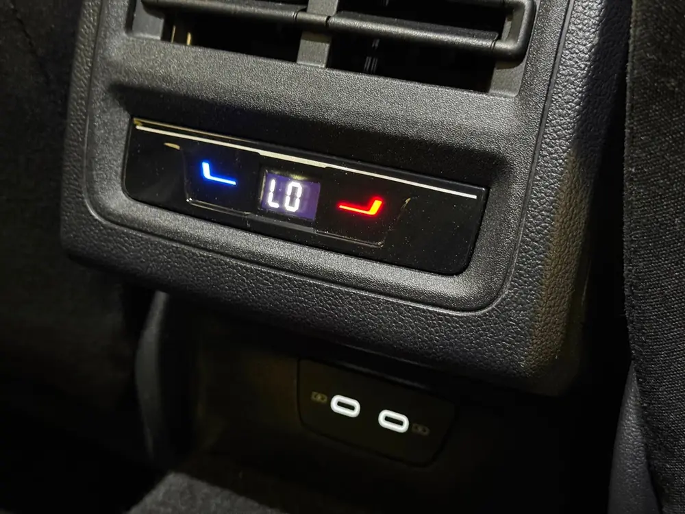 Volkswagen Golf 1.5 eHybrid Life Edition | Camera | Pano | S uit 2025, foto 13