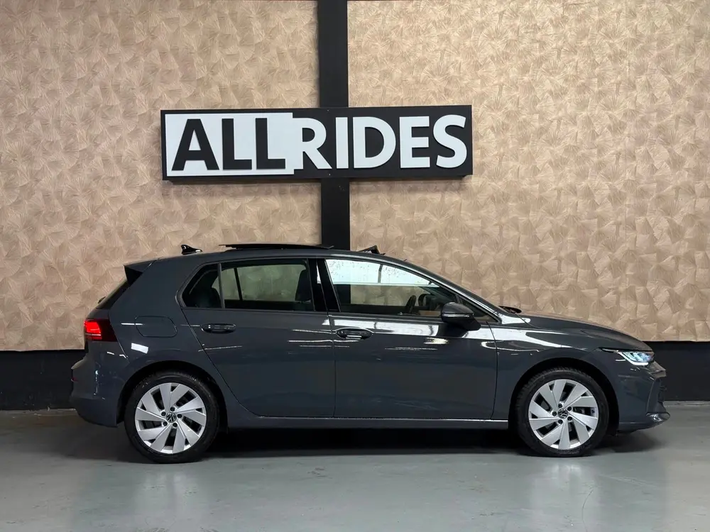 Volkswagen Golf 1.5 eHybrid Life Edition | Camera | Pano | S uit 2025, foto 9