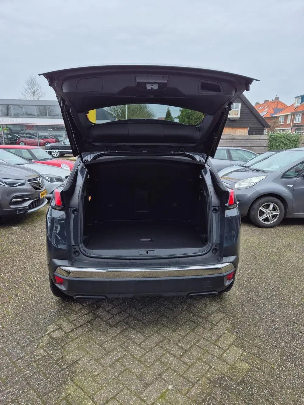 Peugeot 3008 1.2 PureTech Allure uit 2019, foto 11