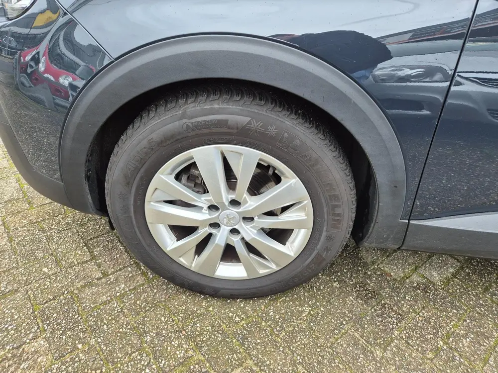 Peugeot 3008 1.2 PureTech Allure uit 2019, foto 5