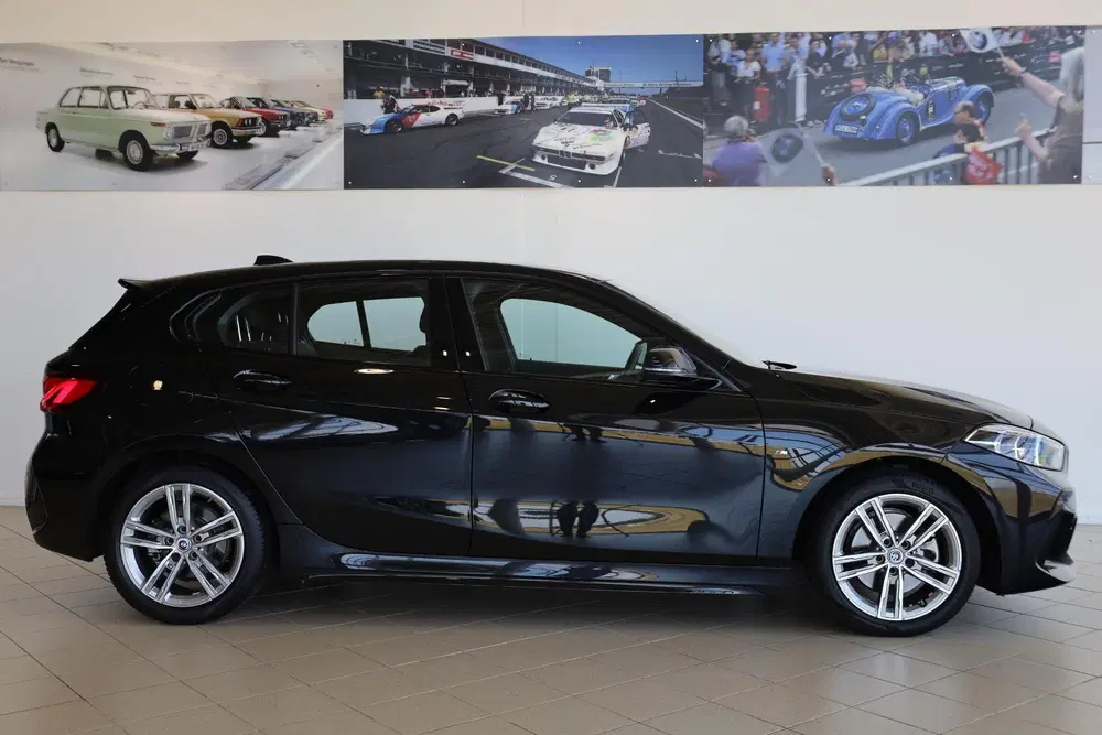 BMW 1-serie 5-deurs 118i uit 2022, foto 3