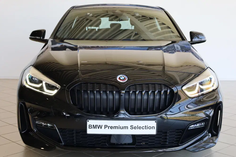 BMW 1-serie 5-deurs 118i uit 2022, foto 4