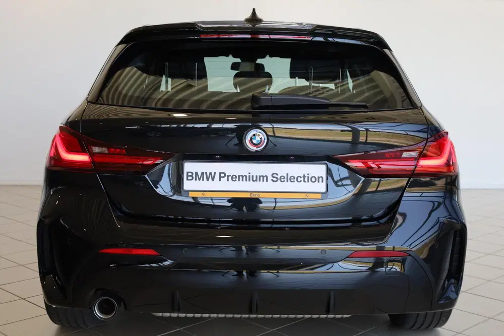 BMW 1-serie 5-deurs 118i uit 2022, foto 5