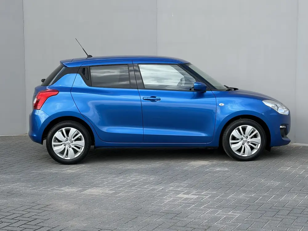Suzuki Swift 1.2 Select / Stoelverwarming / Airco / Achterui uit 2019, foto 17