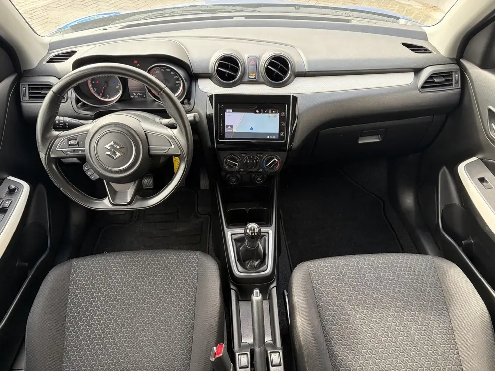 Suzuki Swift 1.2 Select / Stoelverwarming / Airco / Achterui uit 2019, foto 2