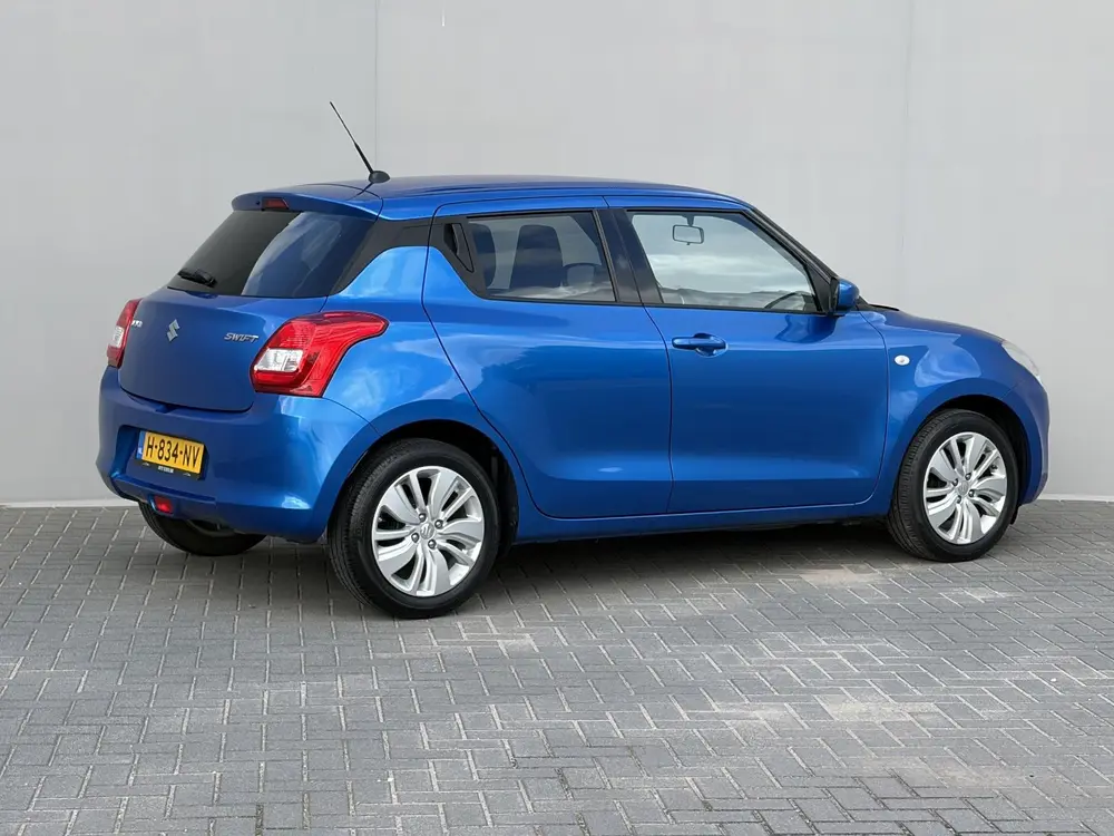 Suzuki Swift 1.2 Select / Stoelverwarming / Airco / Achterui uit 2019, foto 3