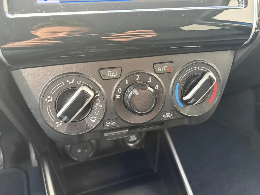 Suzuki Swift 1.2 Select / Stoelverwarming / Airco / Achterui uit 2019, foto 4