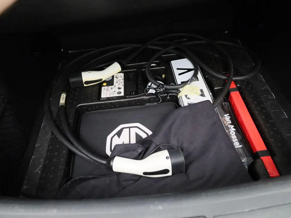 MG ZS EV Standard Range Luxury 50 kWh | Apple Carplay/Androi uit 2022, foto 13