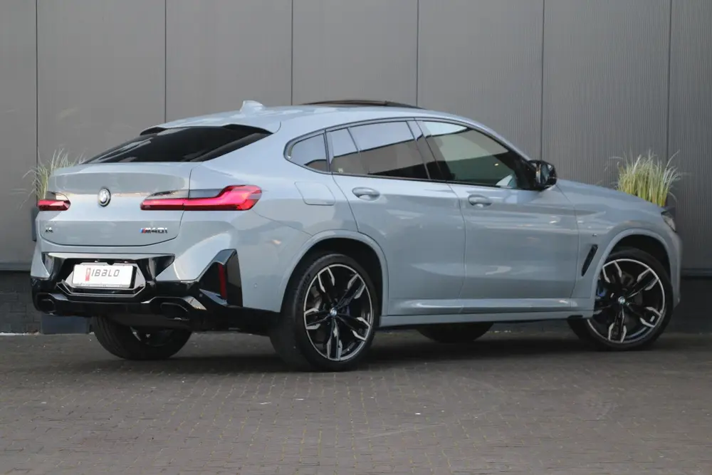 BMW X4 M40i High Executive uit 2023, foto 2