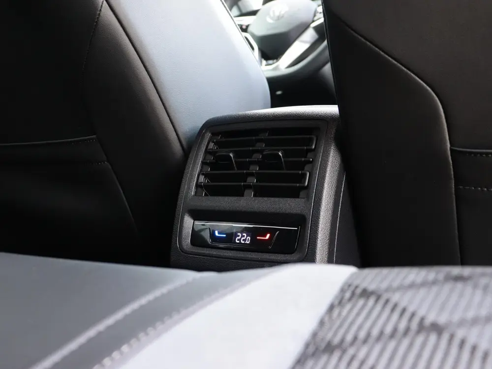 Volkswagen Golf 1.5 eTSI R-Line Business | 1e eigenaar | Tre uit 2024, foto 15