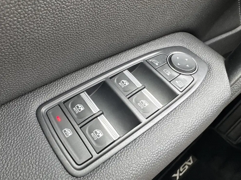 Mitsubishi ASX 1.6 PHEV AT Instyle uit 2023, foto 14