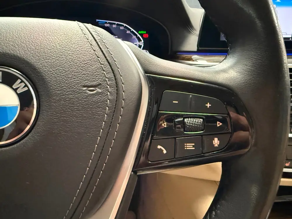 BMW 5-serie 530e iPerformance High Executive Luxury Li uit 2019, foto 14