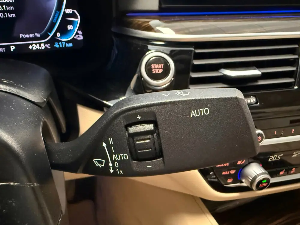 BMW 5-serie 530e iPerformance High Executive Luxury Li uit 2019, foto 18